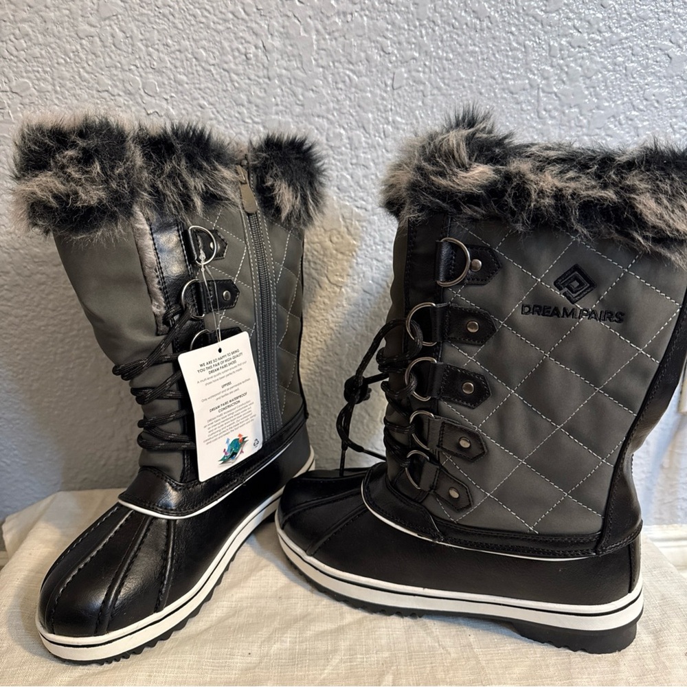Dream Pairs Women's Gray and Black Winter Snow Boots with Faux Fur Trim